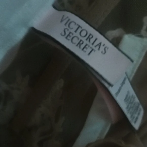 Victoria's Secret Sheer Lace Bra in White - Picture 5 of 6